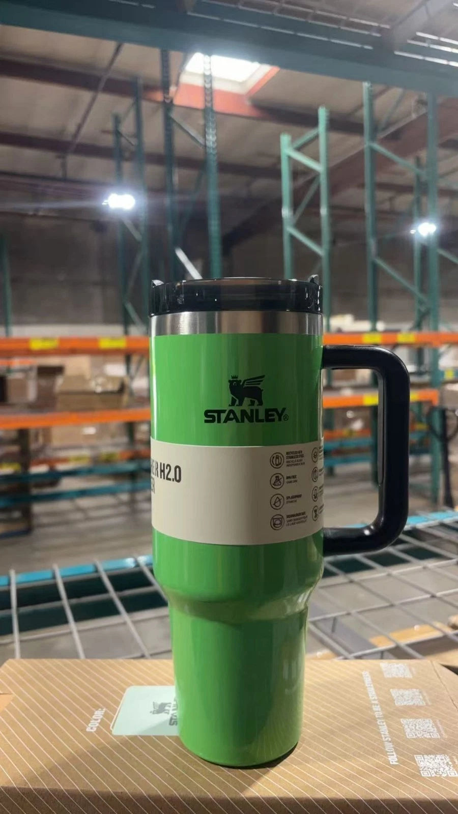 Stanley The Quencher 40 oz H2.0 FlowState Tumbler - Fluorescent Green