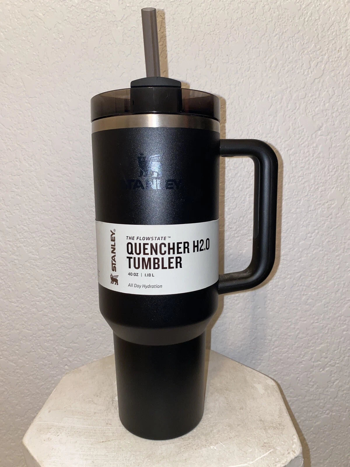 Stanley 40oz Quencher H2.0 Flowstate Tumbler- Black